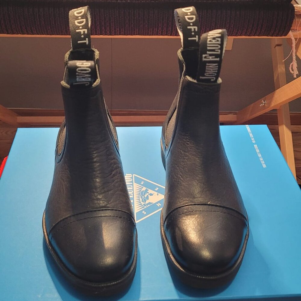 John Fluevog Radio 2 Campbell Classic Chelsea Boot sz 6 women's